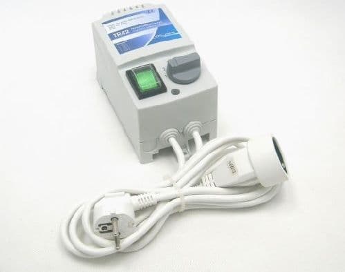 MALAPA TR42 - transformátorový regulátor napětí 230 V, 1 500 W (na plochu)