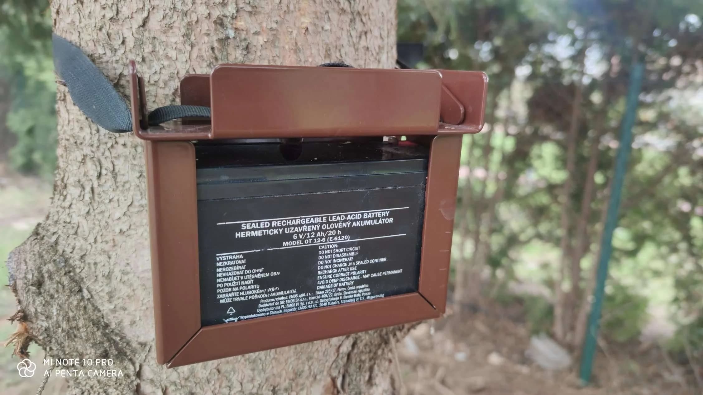 Kovový box pro externí baterii 6V