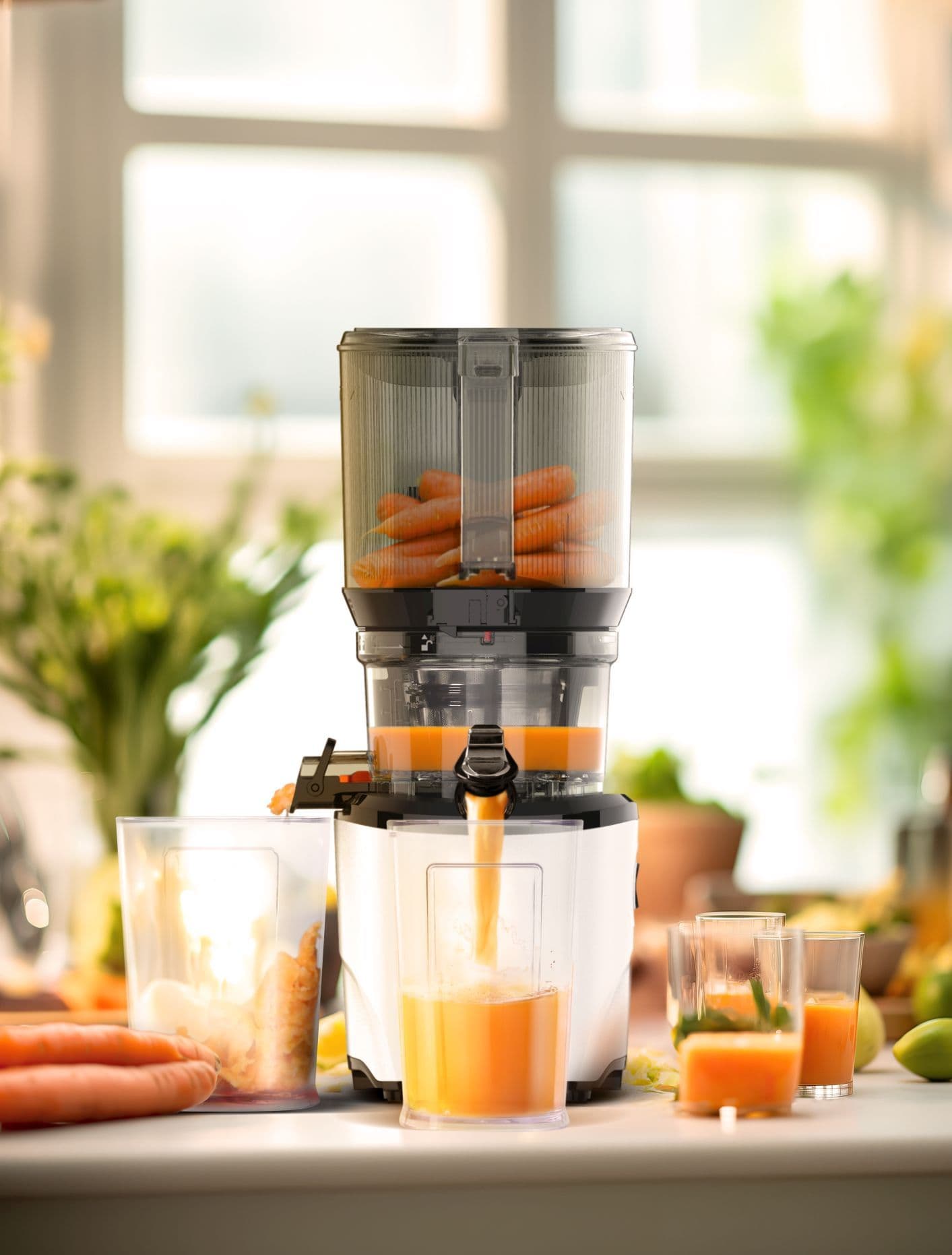 Kuvings AUTO10S Hands-Free Slow Juicer bílá matná - náhled 5