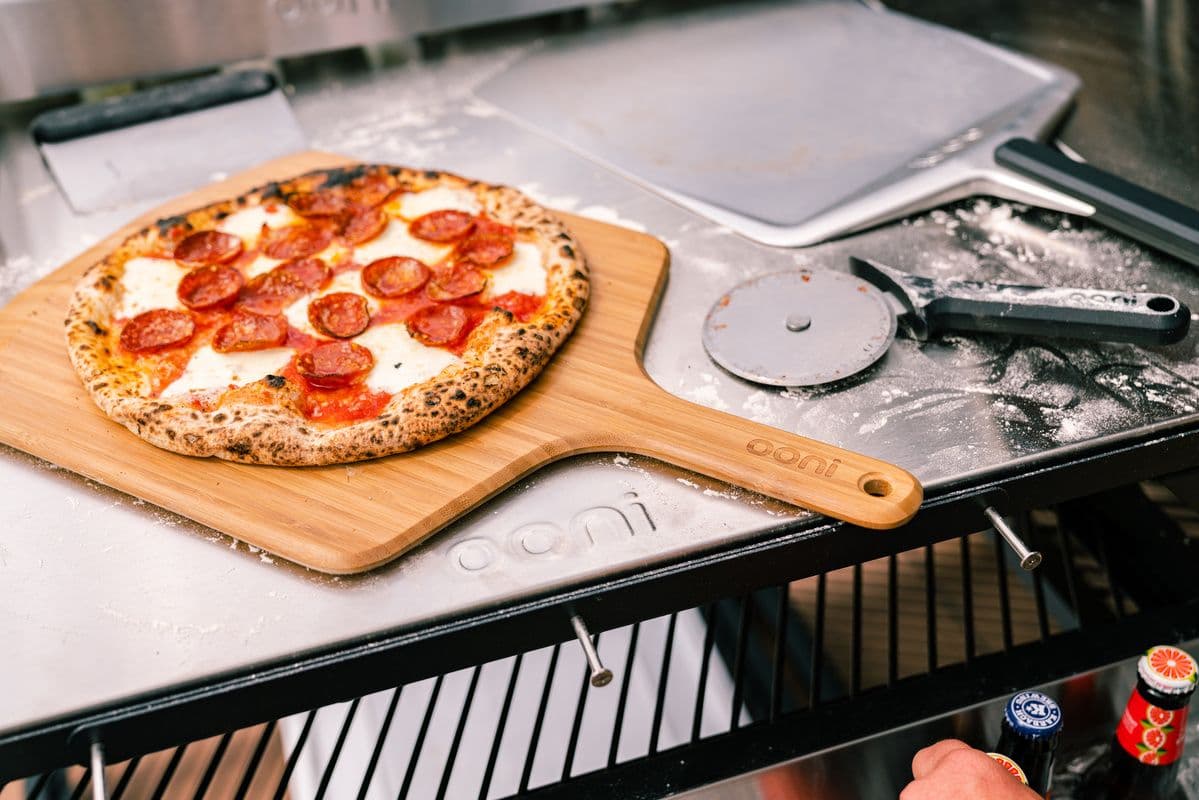 Ooni - 12" bambusové prkénko na pizzu a servírování - náhled 5